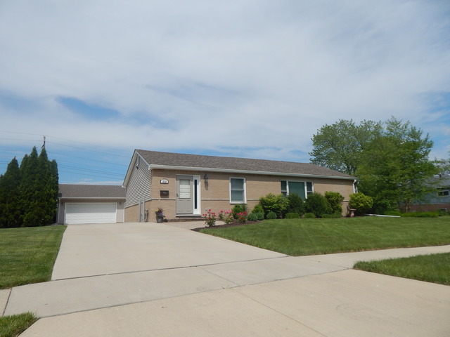 222 E Berkley Ln, Hoffman Estates, IL 60169 photo 1