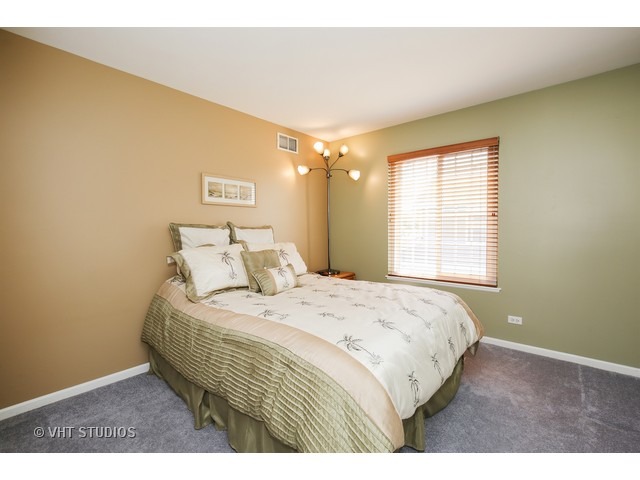 1792 Penny Ln, Bartlett, IL 60103 photo 16