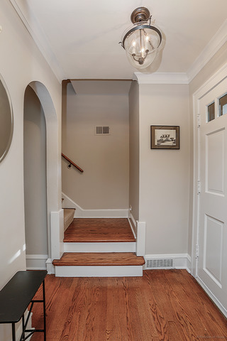 1007 Lexington St, Wheaton, IL 60187 photo 2