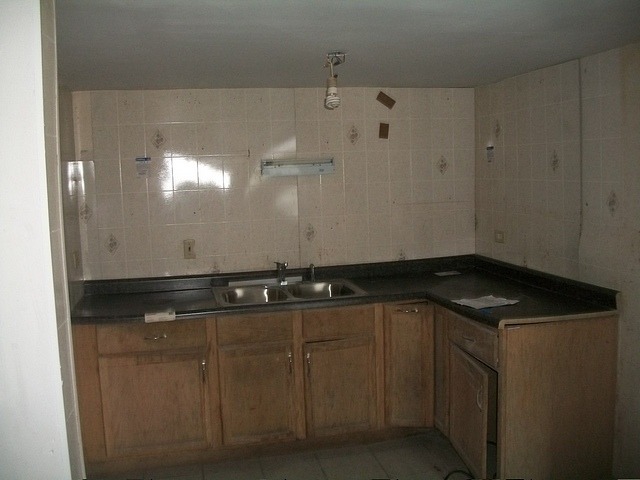 1045 E 93rd St, Chicago, IL 60619 photo 4