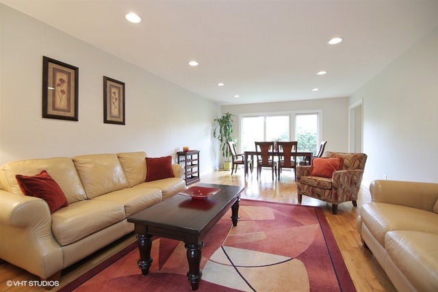 2844 Manor Dr, Northbrook, IL 60062 photo 7
