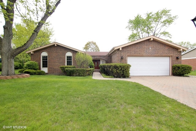 2844 Manor Dr, Northbrook, IL 60062 photo 1