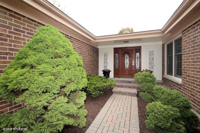 2844 Manor Dr, Northbrook, IL 60062 photo 3