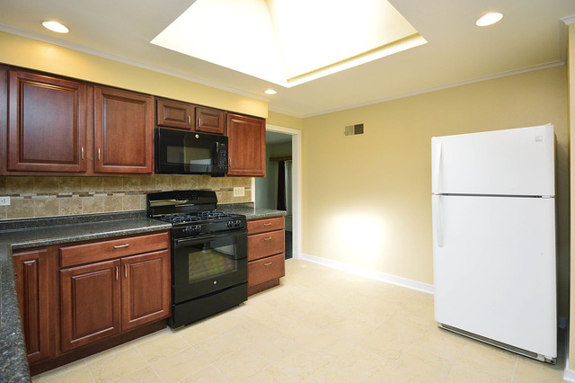 740 E Golf Rd, Des Plaines, IL 60016 photo 6