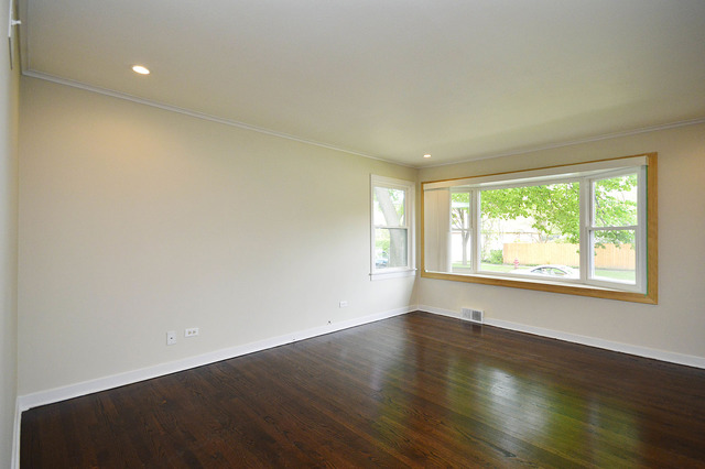 740 E Golf Rd, Des Plaines, IL 60016 photo 4