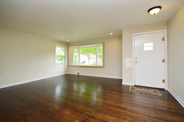 740 E Golf Rd, Des Plaines, IL 60016 photo 2