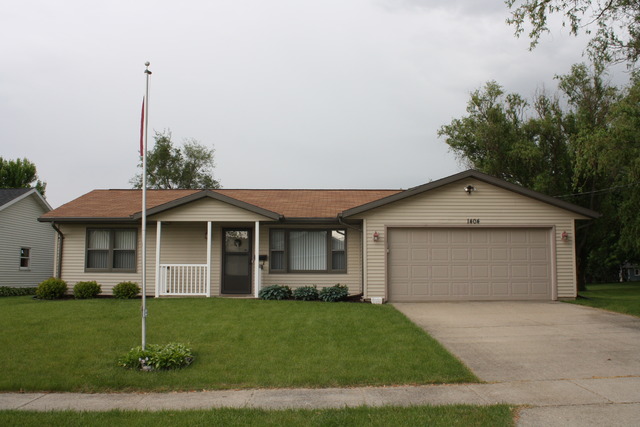 1404 Phyllis Dr, Dixon, IL 61021 photo 1