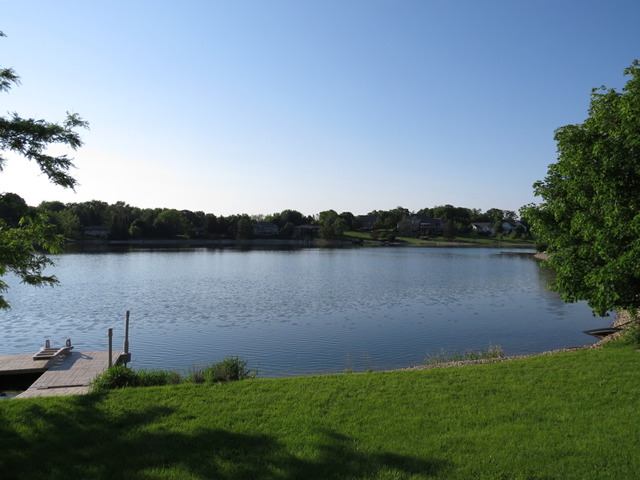 320 Bay Rd, Mchenry, IL 60051 photo 2