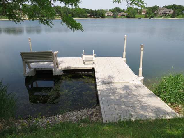 320 Bay Rd, Mchenry, IL 60051 photo 3