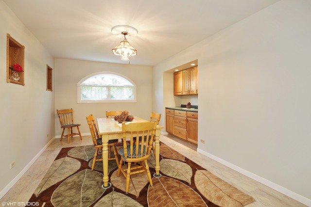 1165 Concord Ln, Hoffman Estates, IL 60192 photo 6