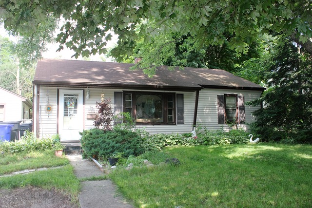 132 S Summit St, Wheaton, IL 60187 photo 1