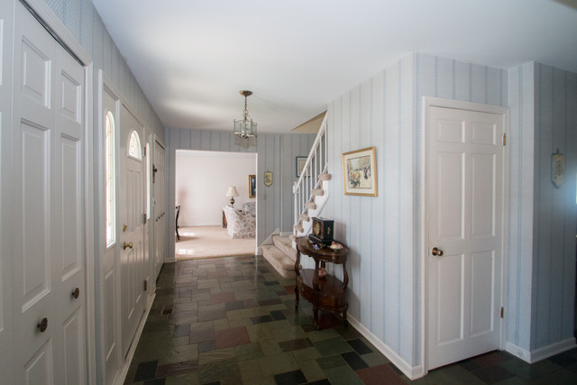 153 E Thompson Dr, Wheaton, IL 60189 photo 2