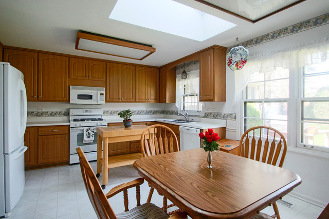 153 E Thompson Dr, Wheaton, IL 60189 photo 6