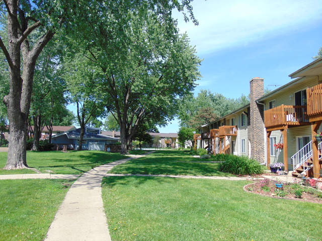 2000 Light Rd #209, Oswego, IL 60543 photo 4