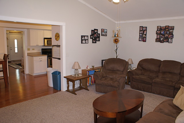 3045 Diane Dr, Aurora, IL 60504 photo 9