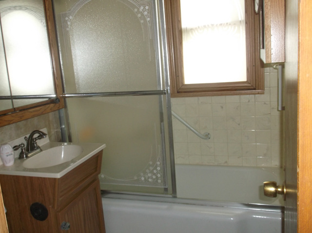 720 12th St, Peru, IL 61354 photo 8