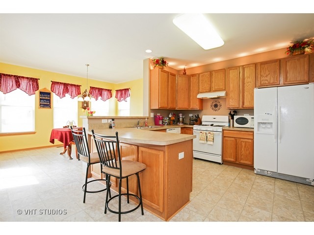 2088 William Dr, Montgomery, IL 60538 photo 2
