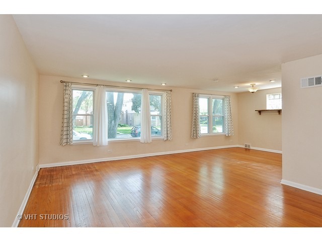2015 Brummel St, Evanston, IL 60202 photo 3