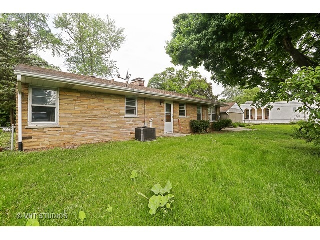 631 Crest St, Wheaton, IL 60187 photo 9