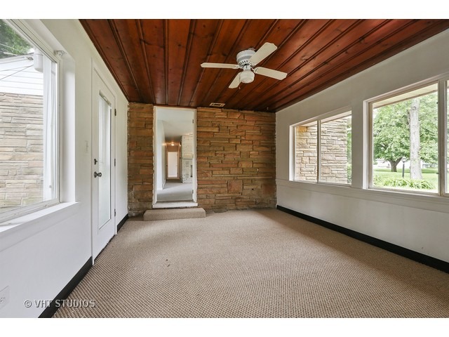 631 Crest St, Wheaton, IL 60187 photo 8