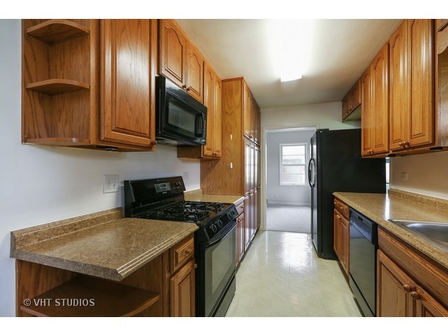 631 Crest St, Wheaton, IL 60187 photo 5