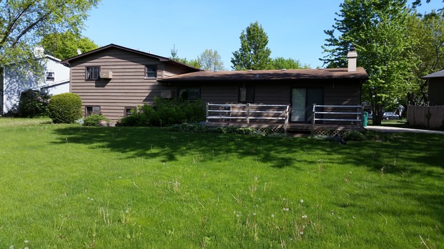 4432 Robin Ct, Gurnee, IL 60031 photo 2