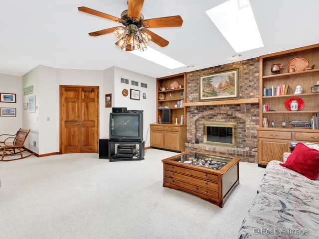 1909 Cherry St, Wheaton, IL 60187 photo 2