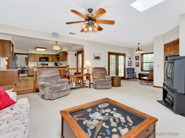 1909 Cherry St, Wheaton, IL 60187 photo 3