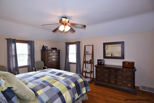 1015 Wheaton Pl, Wheaton, IL 60187 photo 13
