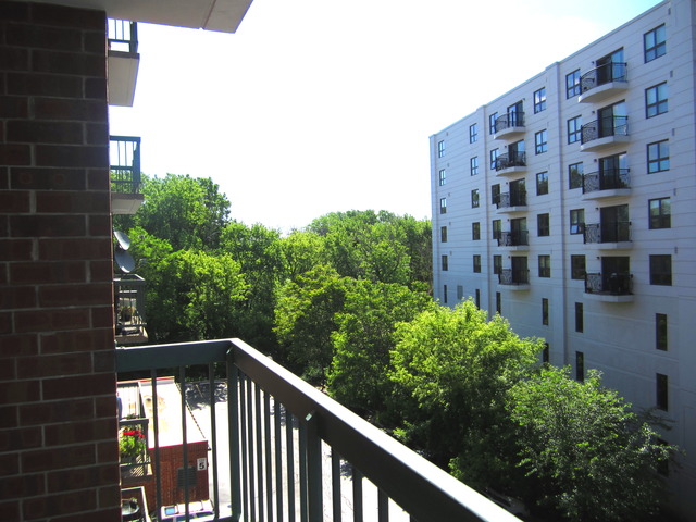555 S River Rd #506, Des Plaines, IL 60016 photo 3