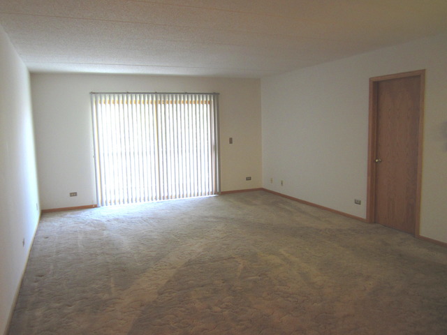 555 S River Rd #506, Des Plaines, IL 60016 photo 6
