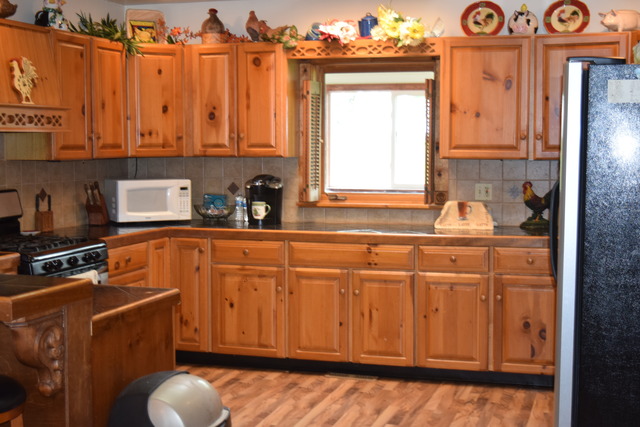 16152 University Rd, Malta, IL 60150 photo 3