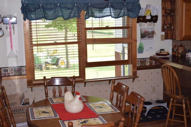 16152 University Rd, Malta, IL 60150 photo 5