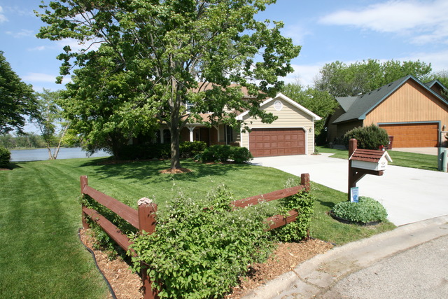 13 Lighthouse Ln, Third Lake, IL 60030 photo 3