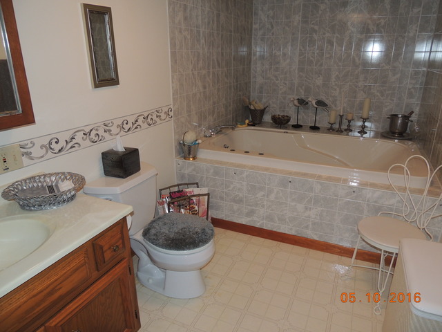 920 30th St, Peru, IL 61354 photo 17