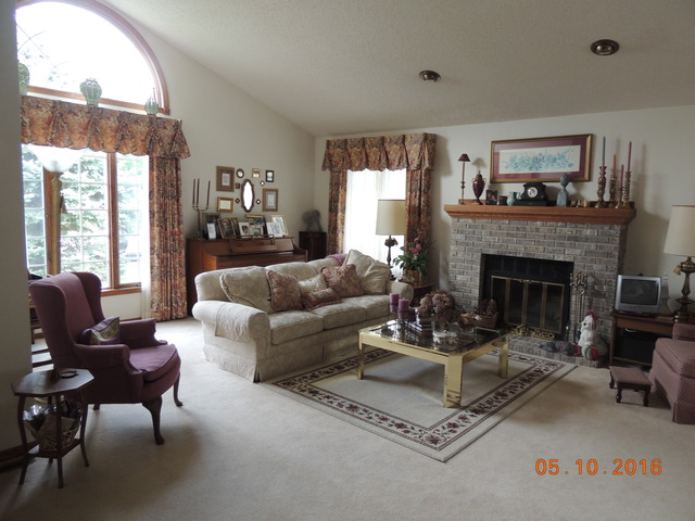 920 30th St, Peru, IL 61354 photo 2
