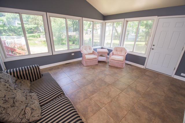 736 Gardenia Ln, Bartlett, IL 60103 photo 9