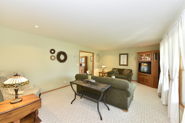 609 Cavin Ave, Winthrop Harbor, IL 60096 photo 12