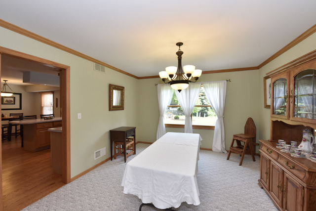 609 Cavin Ave, Winthrop Harbor, IL 60096 photo 6
