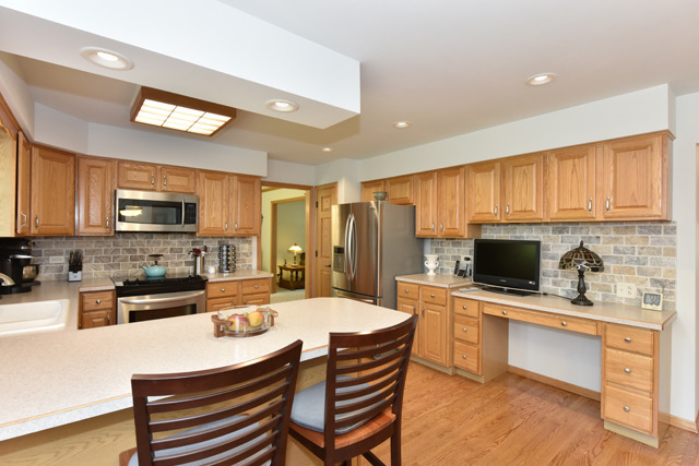 609 Cavin Ave, Winthrop Harbor, IL 60096 photo 3