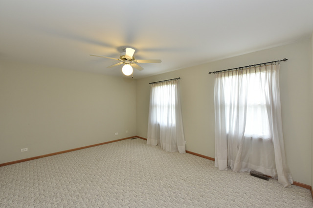 609 Cavin Ave, Winthrop Harbor, IL 60096 photo 15