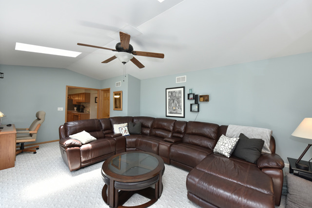609 Cavin Ave, Winthrop Harbor, IL 60096 photo 9
