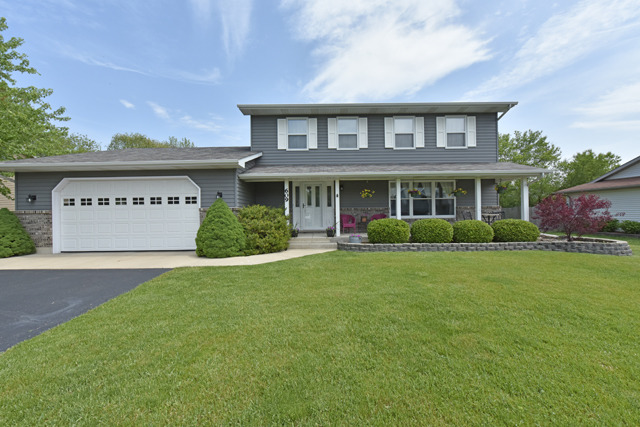 609 Cavin Ave, Winthrop Harbor, IL 60096 photo 1