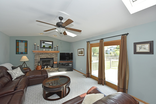 609 Cavin Ave, Winthrop Harbor, IL 60096 photo 8