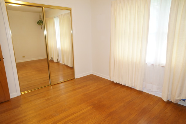 801 E Oak St, Addison, IL 60101 photo 11