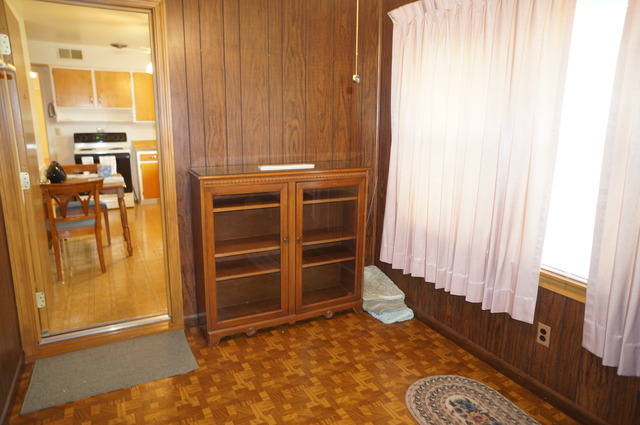 801 E Oak St, Addison, IL 60101 photo 9