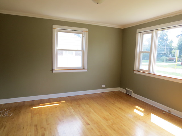 125 N Wolf Rd, Des Plaines, IL 60016 photo 8
