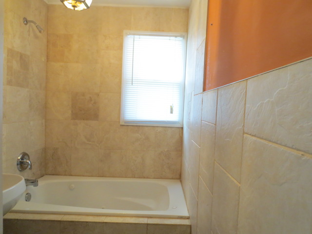 125 N Wolf Rd, Des Plaines, IL 60016 photo 9