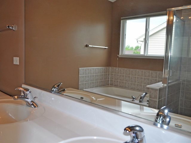 210 Vail Ct, Gilberts, IL 60136 photo 13