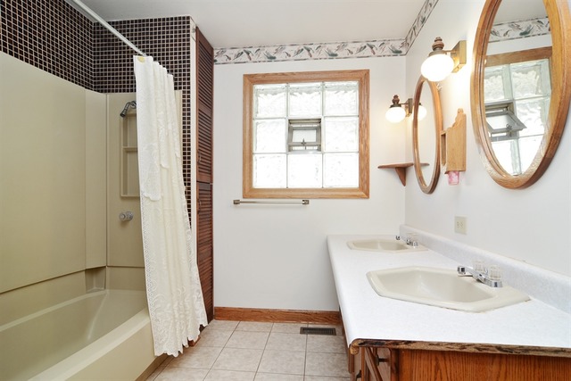 419 Stone Pl, Wheeling, IL 60090 photo 9